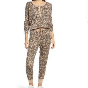 NWT Splendid Leopard Print Thermal Top & Jogger Set Small